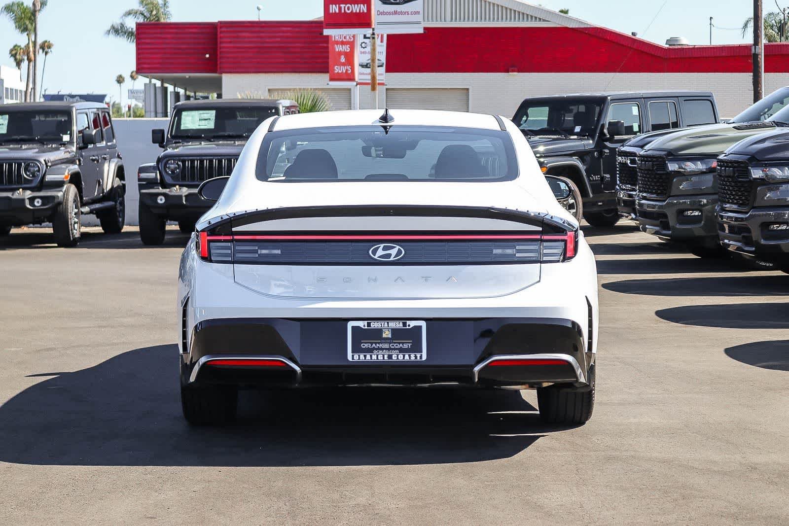 Used 2026 Serenity White Hyundai SEL Sport image 5
