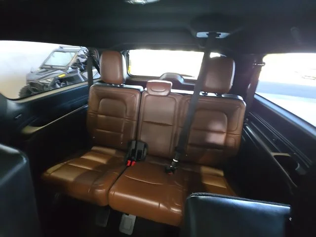 Used 2024 Black Lincoln Reserve image 29