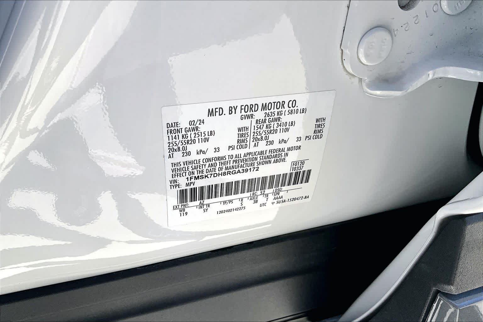 Used 2024 Star White Metallic Tri-Coat Ford XLT image 32