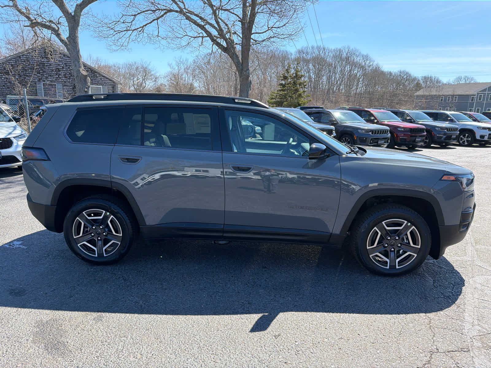 New 2026 Sting-Gray Clear-Coat Exterior Paint Jeep Limited image 3