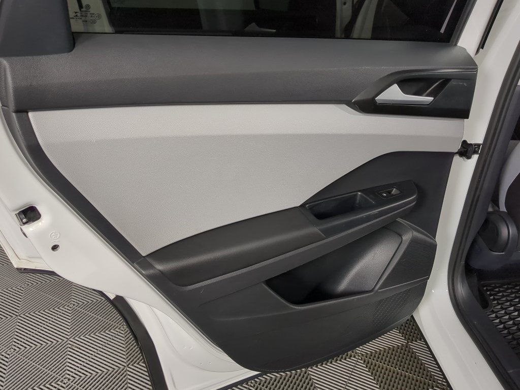 Used 2022 Pure White Volkswagen S image 17