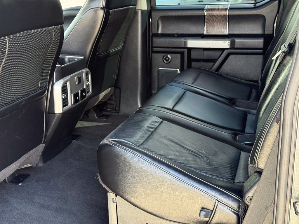 Used 2019 Magnetic Ford Lariat image 7