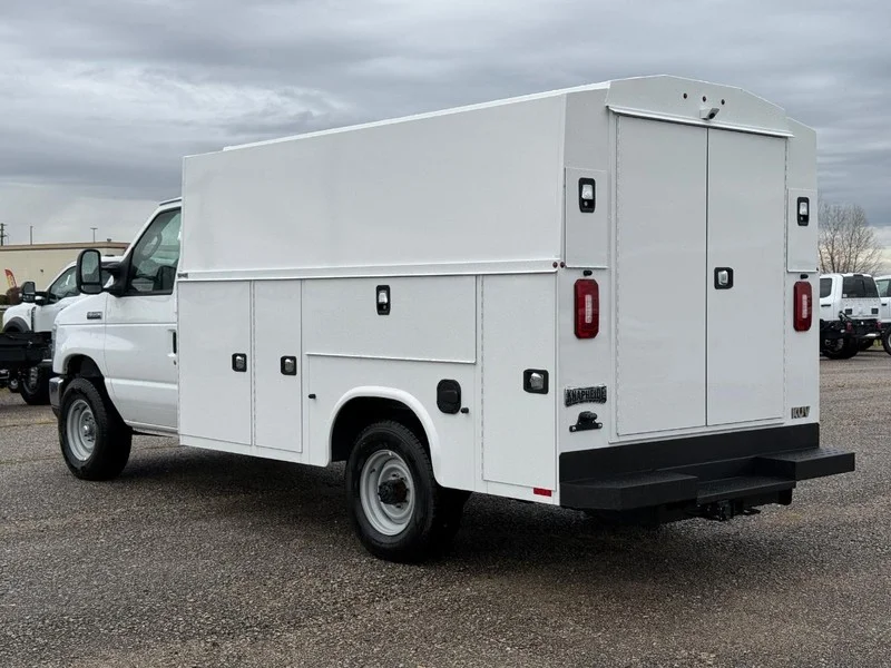 New 2026 Oxford White Ford SRW KUV image 3