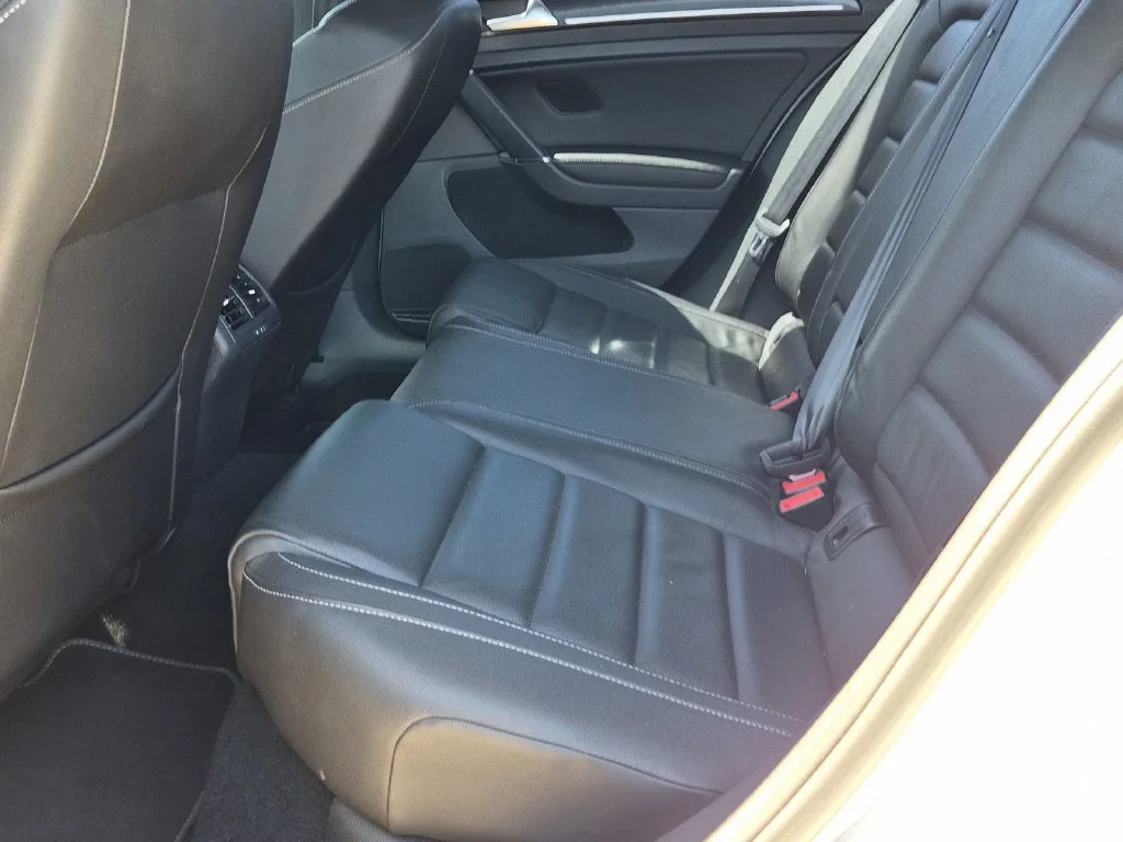 Used 2016 White Volkswagen  image 16