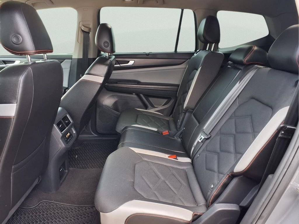 Used 2024 Gray Volkswagen 2.0T Peak Edition SE w/Technology image 13