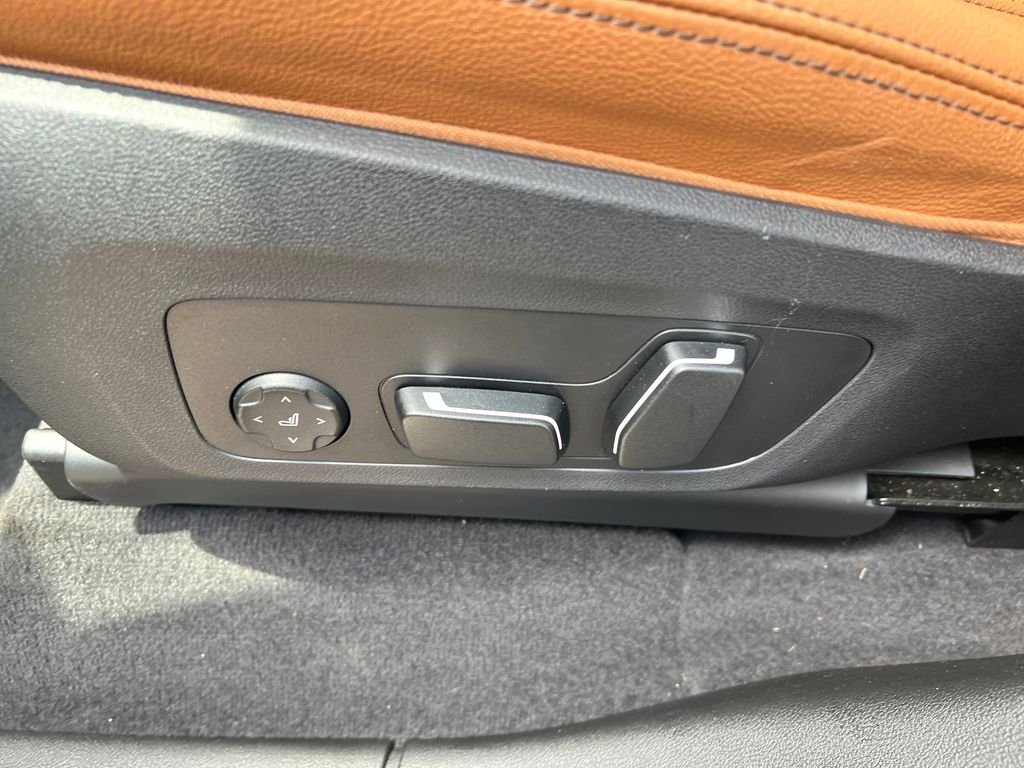 Used 2024 Gray BMW xDrive30i image 20