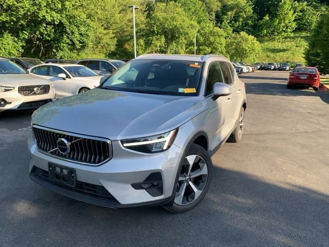 2023 Volvo XC40 B5 Plus Bright AWD's photo