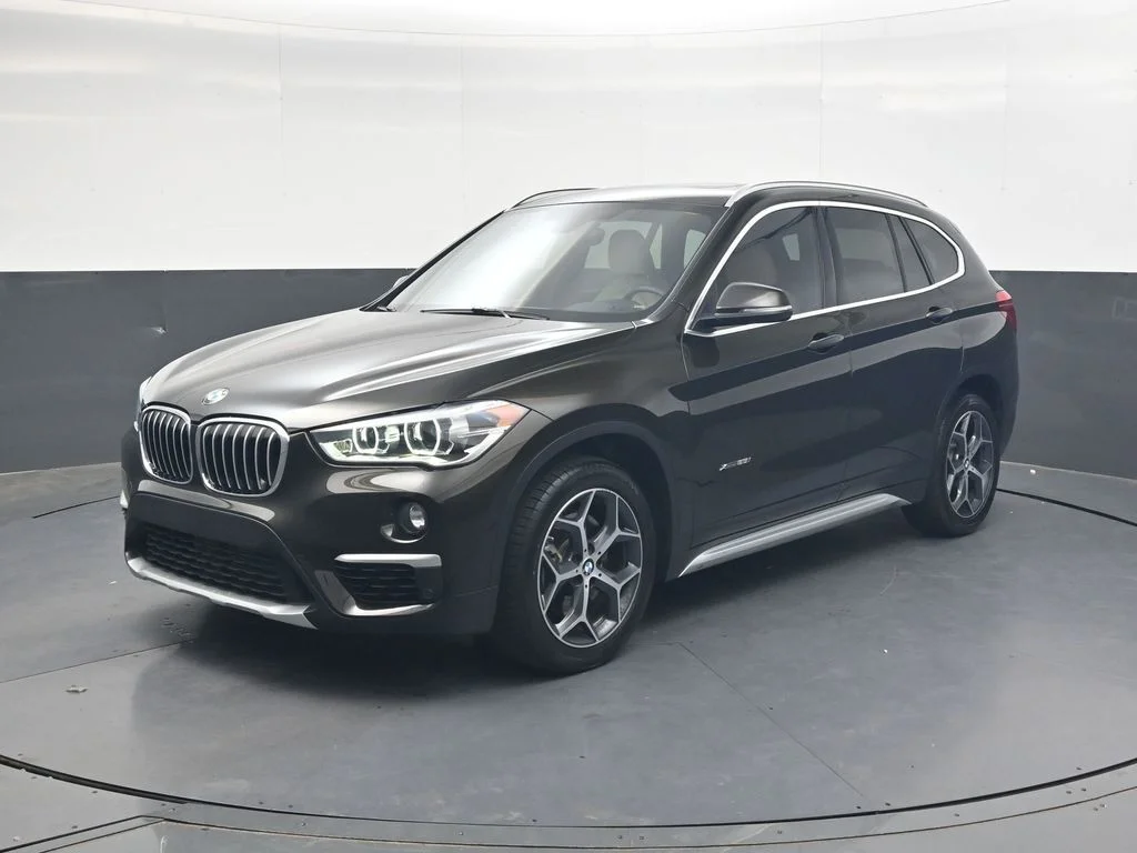 Used 2017 Dark Olive Metallic BMW xDrive28i image 9