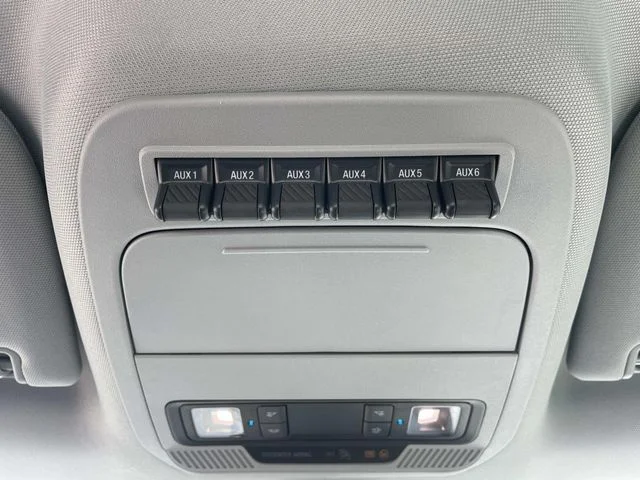 New 2025 Oxford White Ford F-600® XL image 4