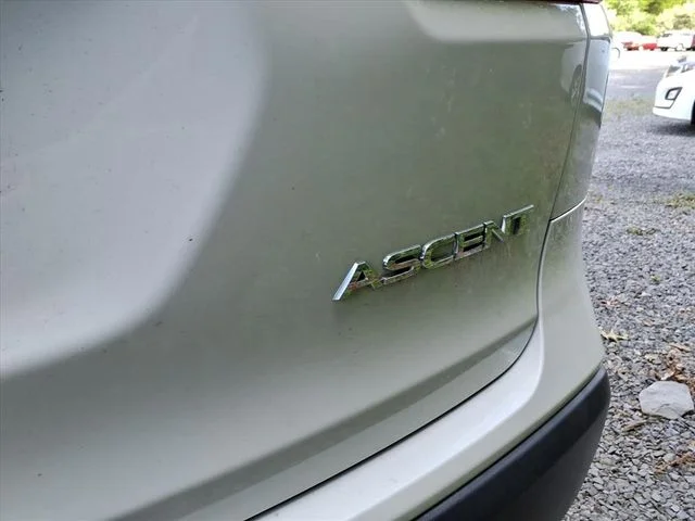 Used 2020 White Subaru Base image 10