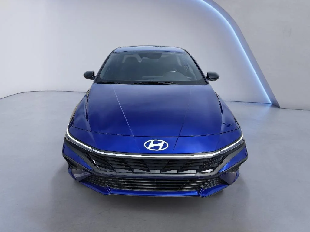 Used 2025 Intense Blue Hyundai SEL Sport image 9