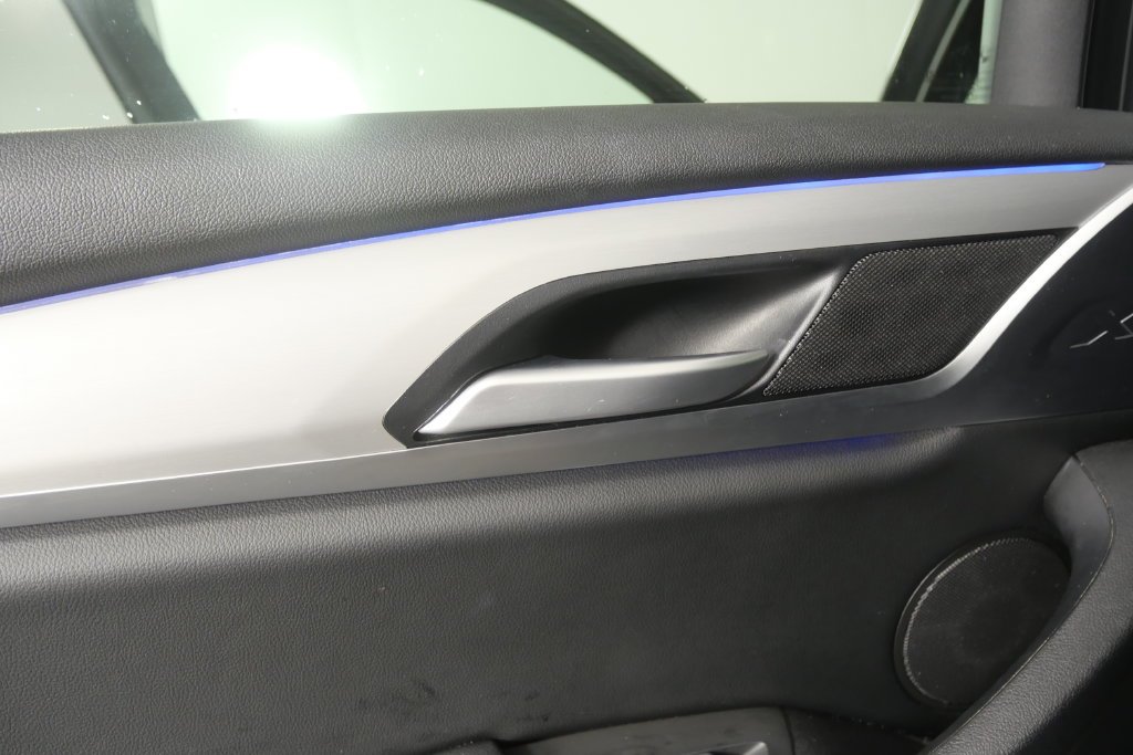 Used 2023 Gray Metallic BMW xDrive30i image 14