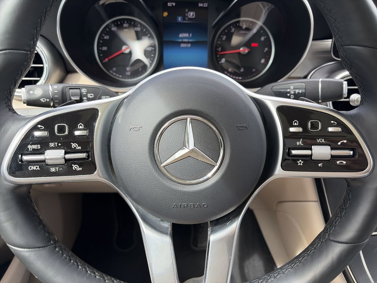 Used 2020 designo Diamond White Metallic Mercedes-Benz GLC 300 image 22