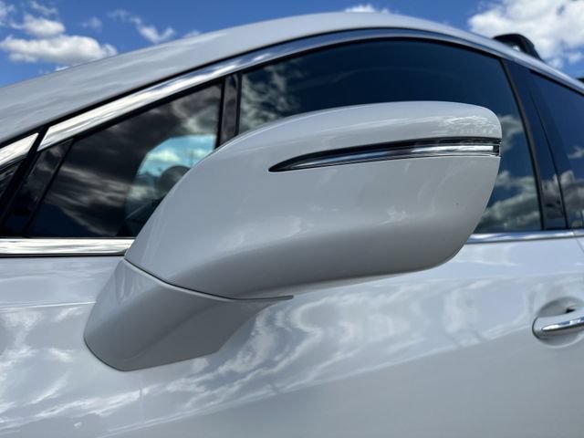 Used 2020 (Includes Satin Nickel lower exterior accent color.) Buick Essence image 51