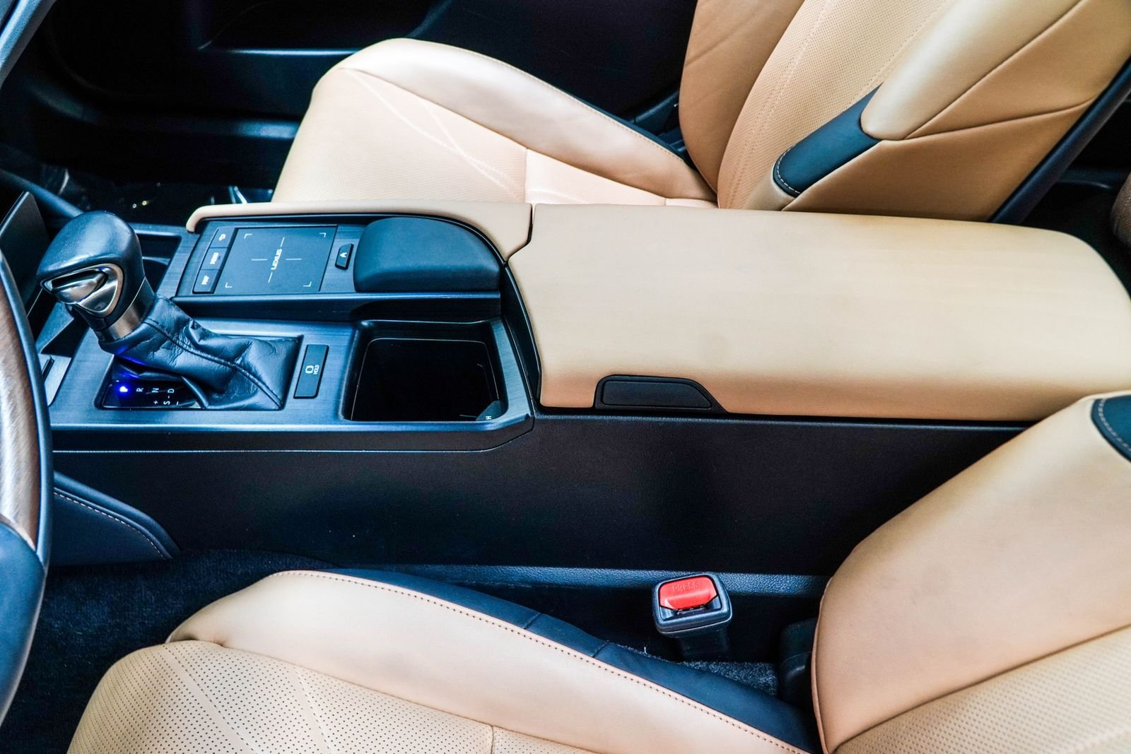 Used 2022 White Lexus 350 Ultra Luxury image 23