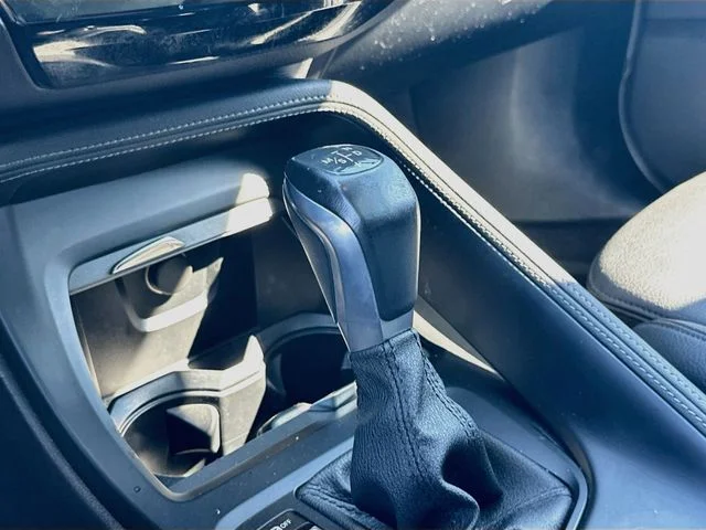 Used 2018 Blue BMW xDrive28i image 17