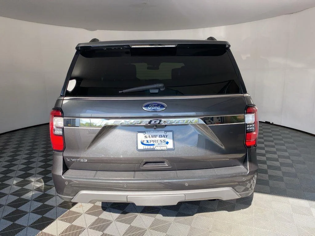 Used 2018 Magnetic Ford Limited image 20