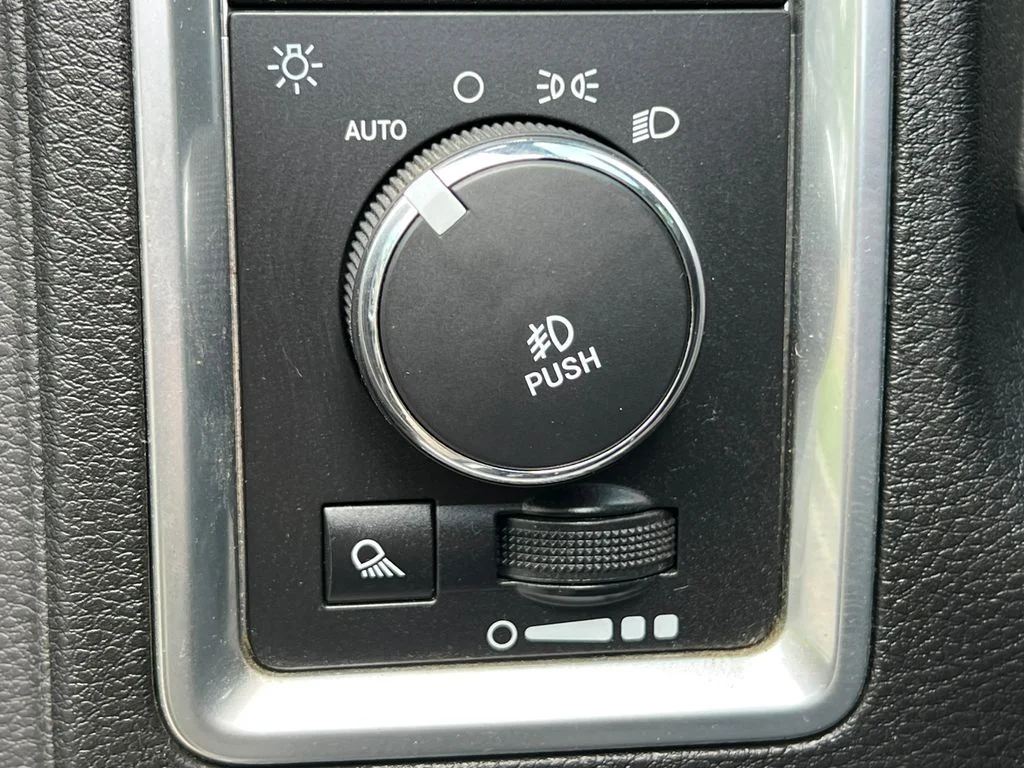 Used 2018 Silver Ram Big Horn image 18