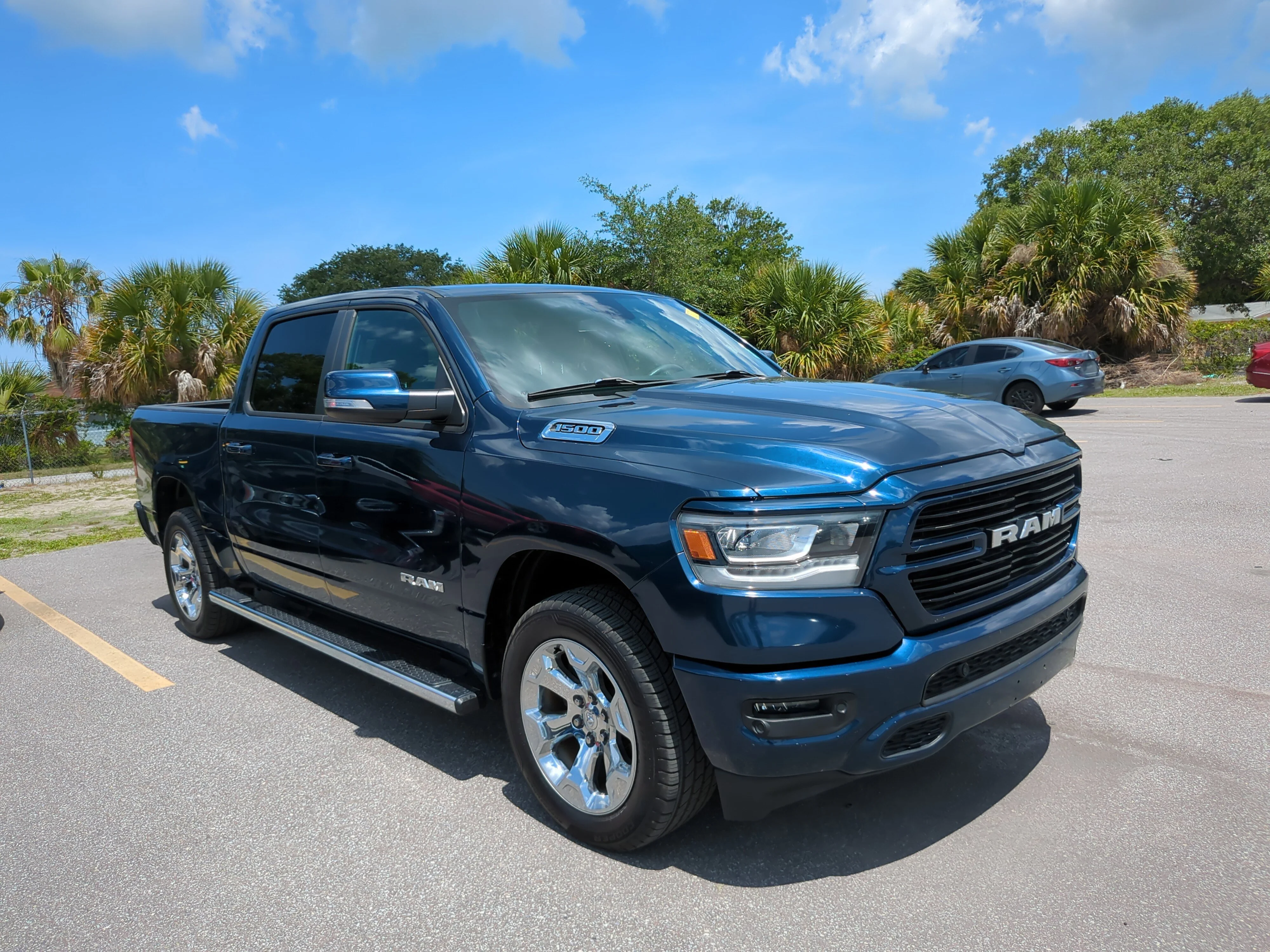 2019 RAM 1500 Big Horn/Lone Star 4x4 Crew Cab 5'7's photo