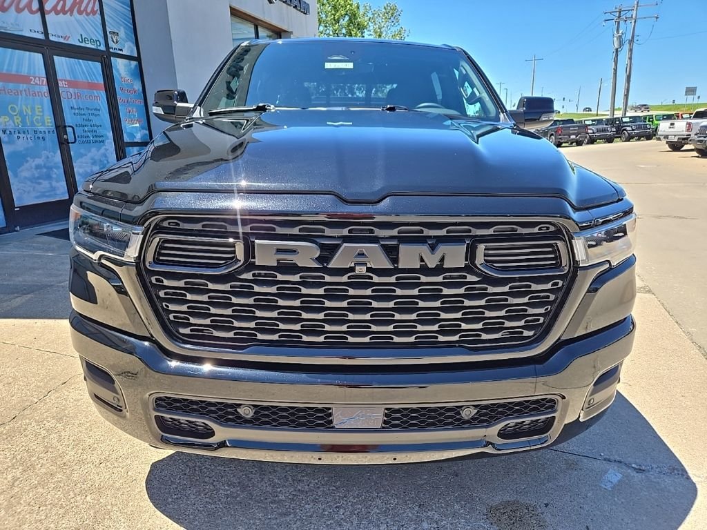 New 2026 Diamond Black Crystal Pearl-Coat Exterior Paint RAM Big Horn/Lone Star image 16