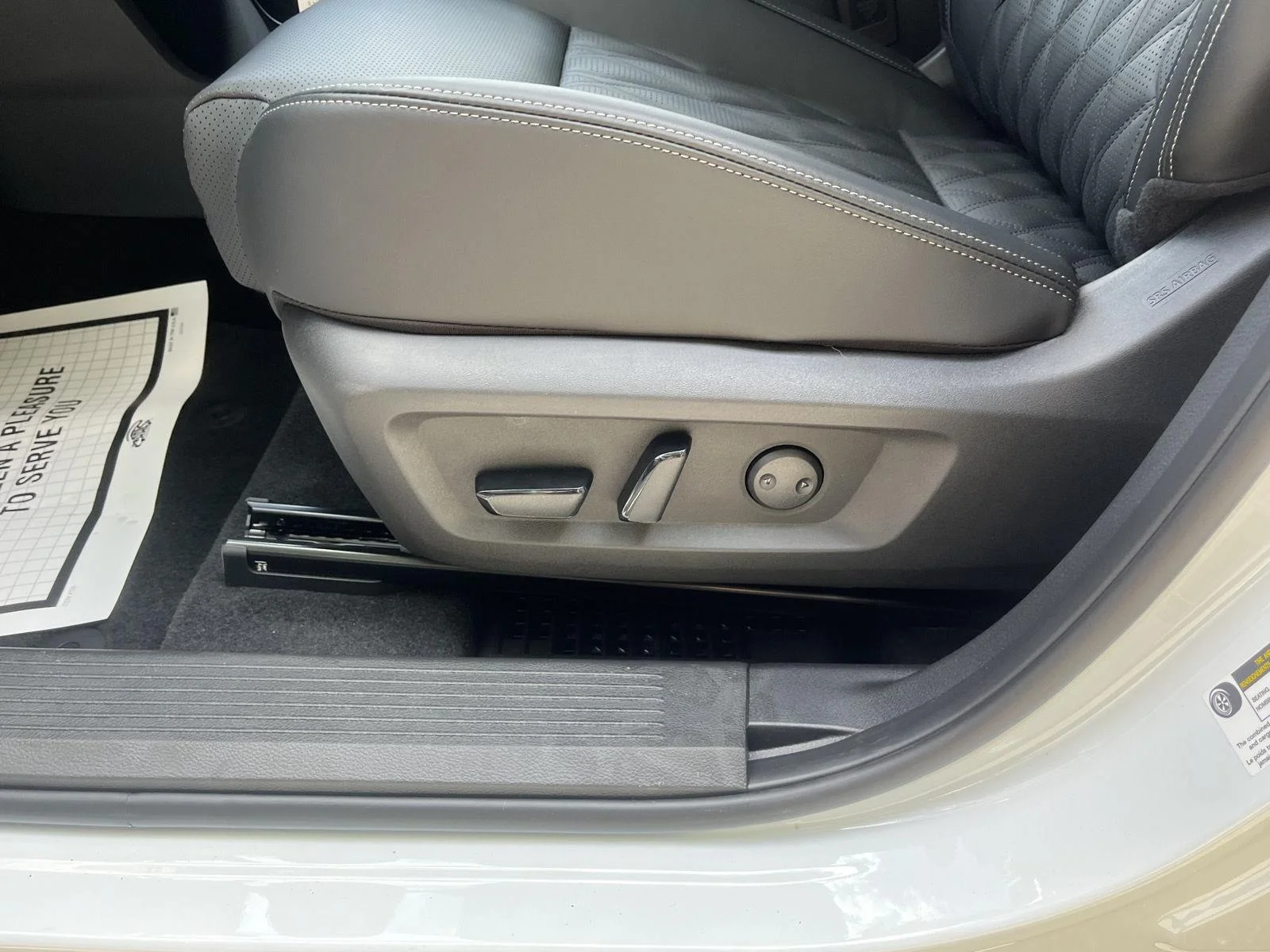 New 2026 Everest White Pearl TriCoat Nissan Platinum image 24