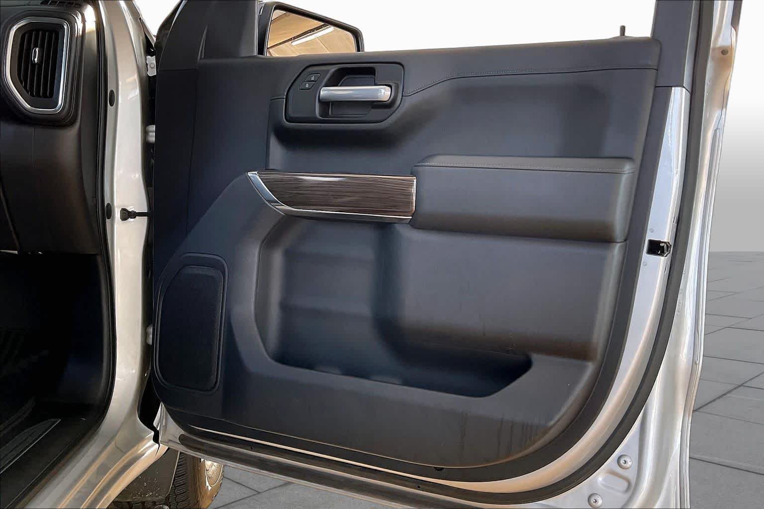 Used 2019 Silver Ice Metallic Chevrolet LT image 21
