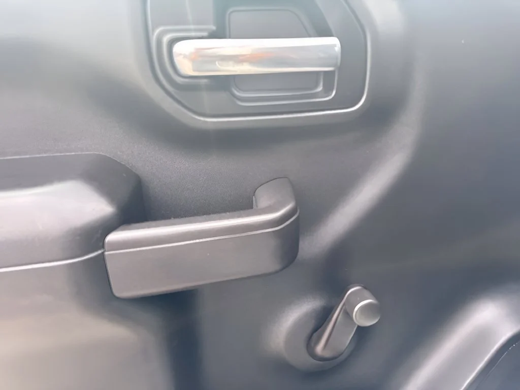 Used 2020 White GMC Base image 20
