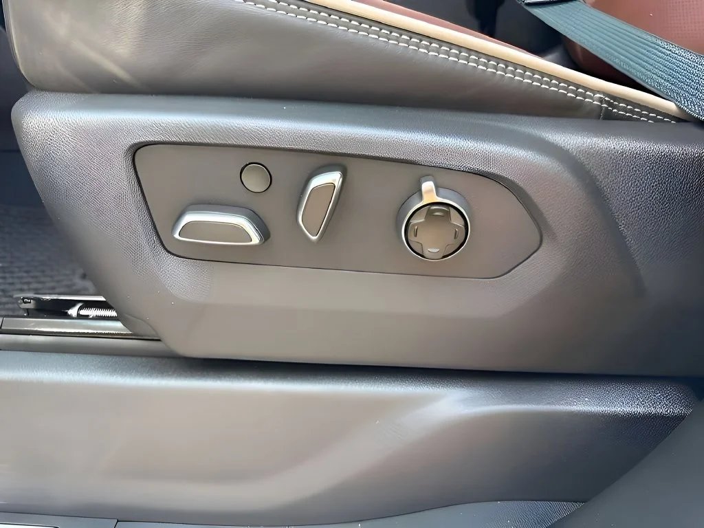 New 2026 Glacier White Tricoat GMC Denali Ultimate image 9