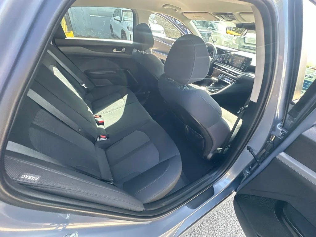 Used 2024 Silver Kia LXS image 29