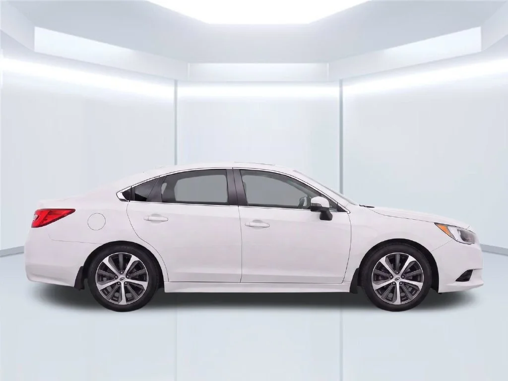 Used 2017 White Subaru 2.5i image 10