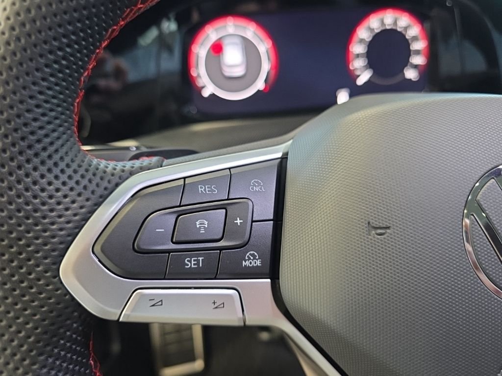 2025 Volkswagen Golf GTI SE - Photo 19