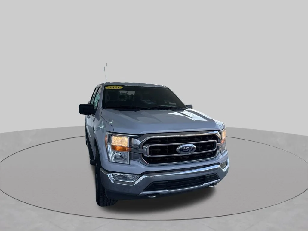 Used 2021 White Metallic Ford XLT image 19