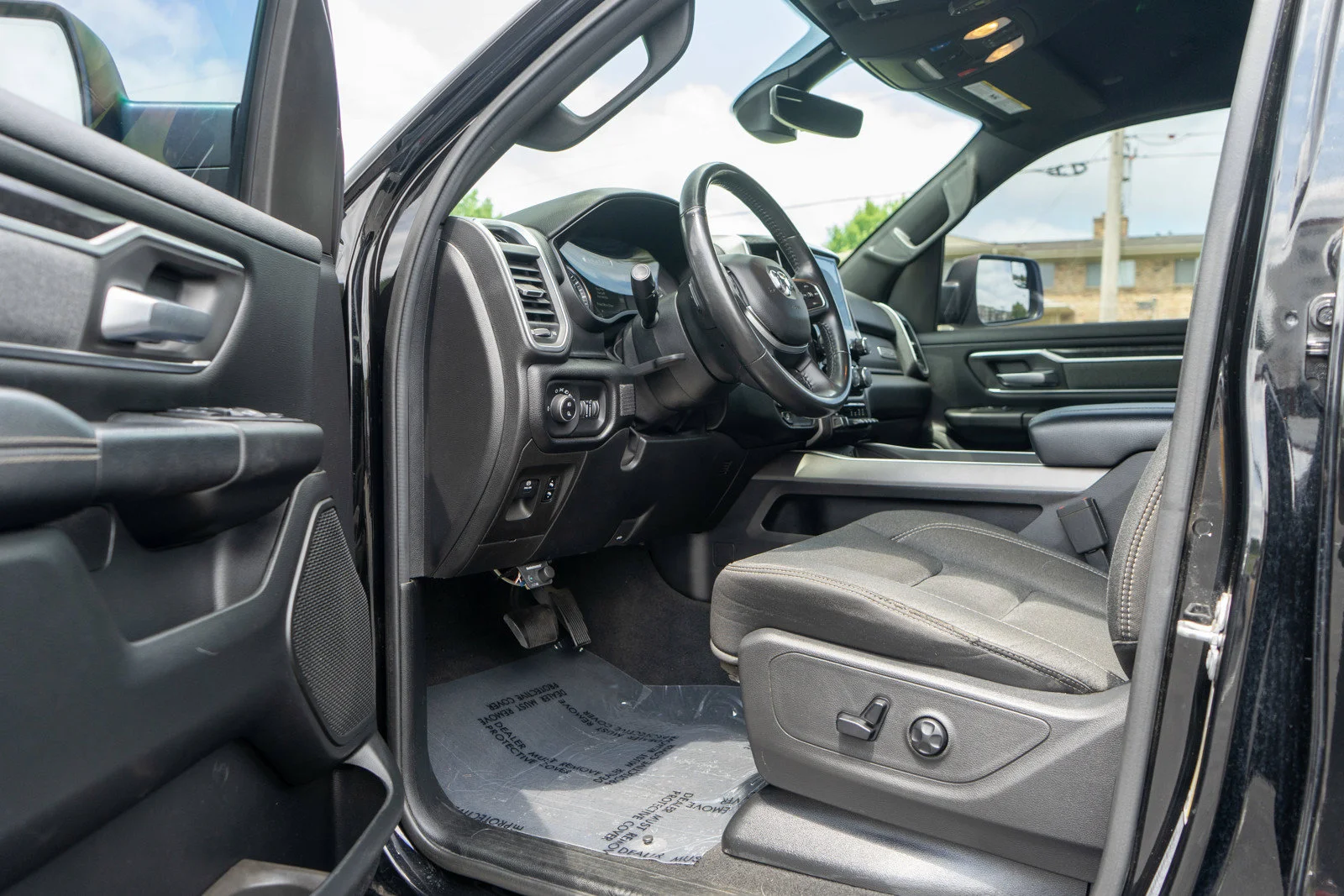 Used 2019 Diamond Black Crystal Pearlcoat Ram Big Horn/Lone Star image 15