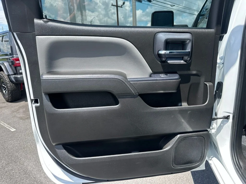 Used 2015 White Chevrolet Work Truck image 16