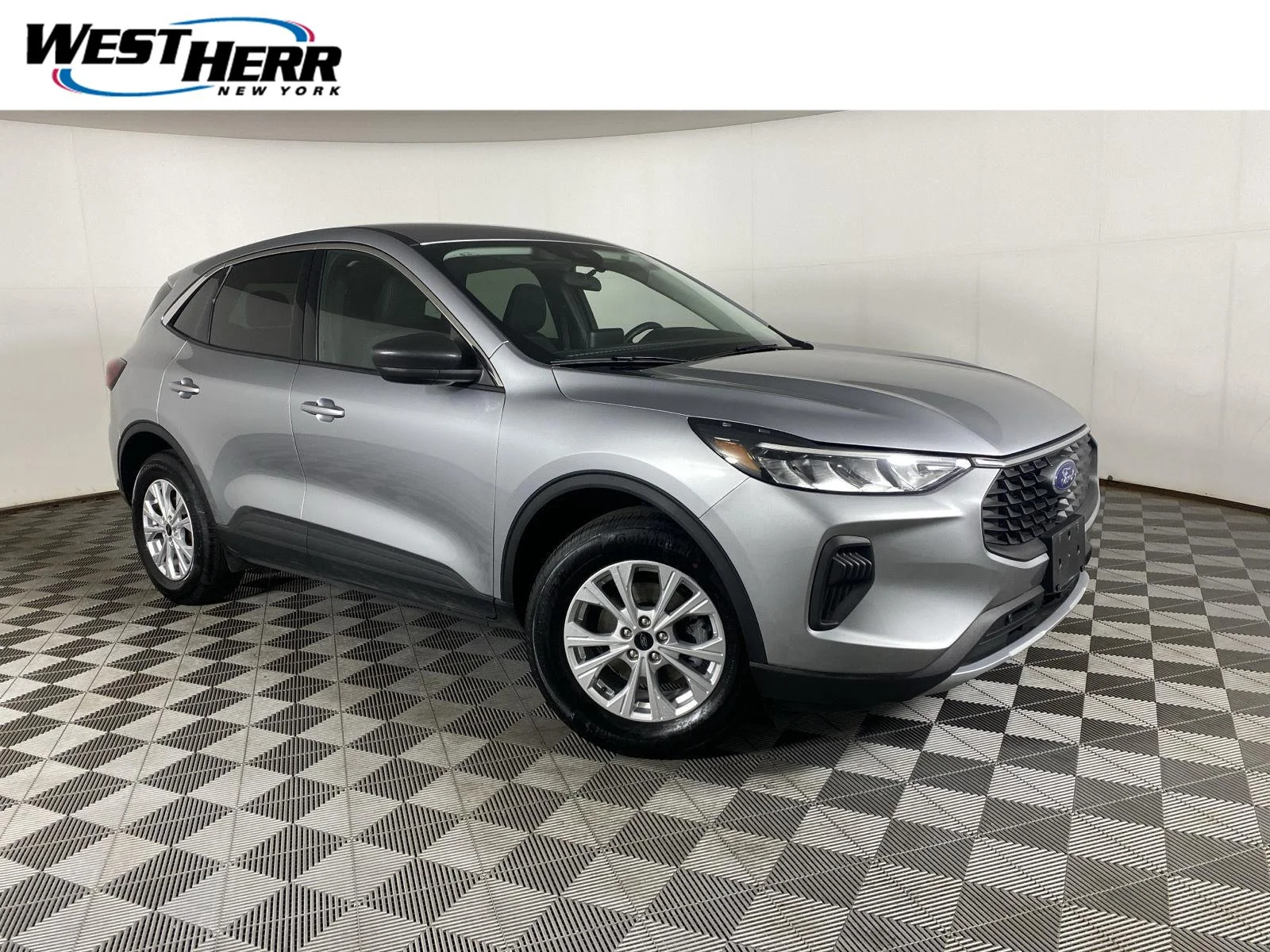 Used 2023 Iconic Silver Ford Active image 1