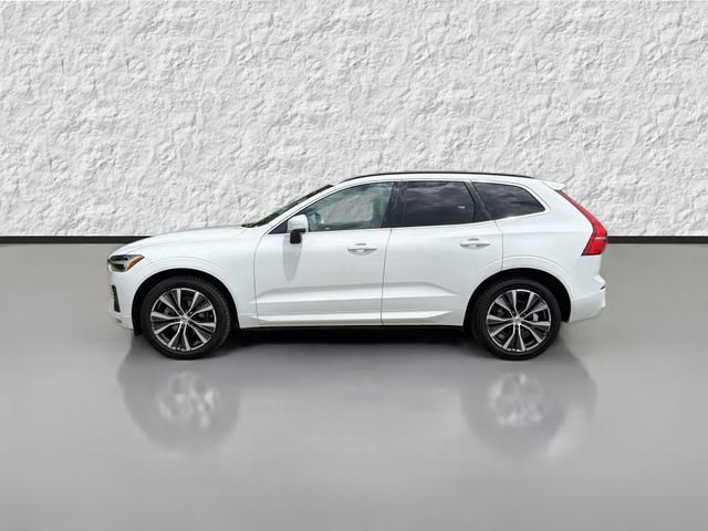 Used 2022 Ice White Volvo Momentum image 6