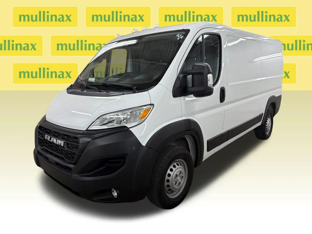 Used 2025 White Ram Base image 14