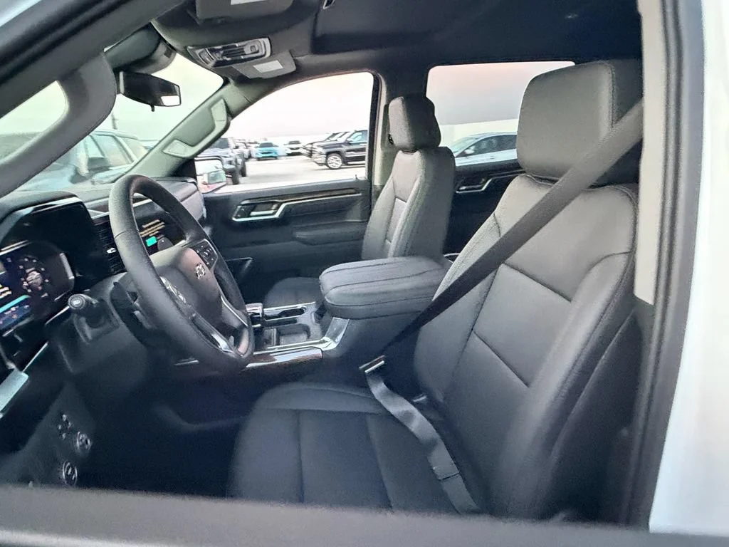 New 2026 Summit White Chevrolet RST image 6