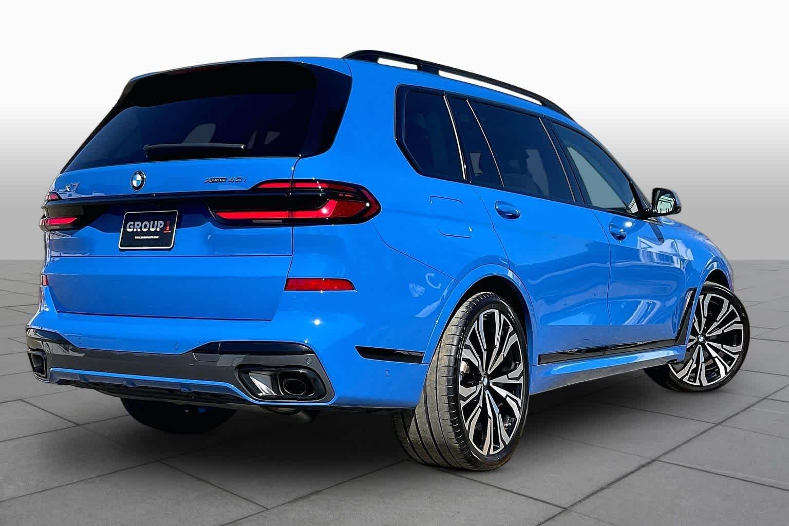 Used 2026 Santorini Blue BMW xDrive40i image 12