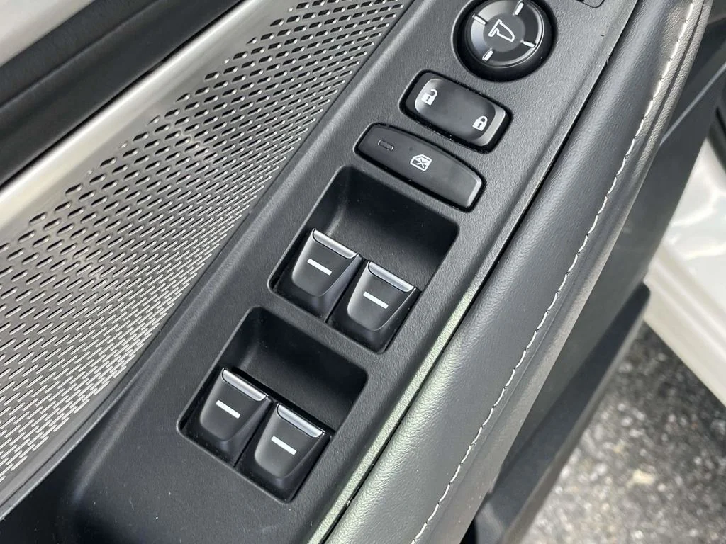 Used 2023  Acura Technology image 25