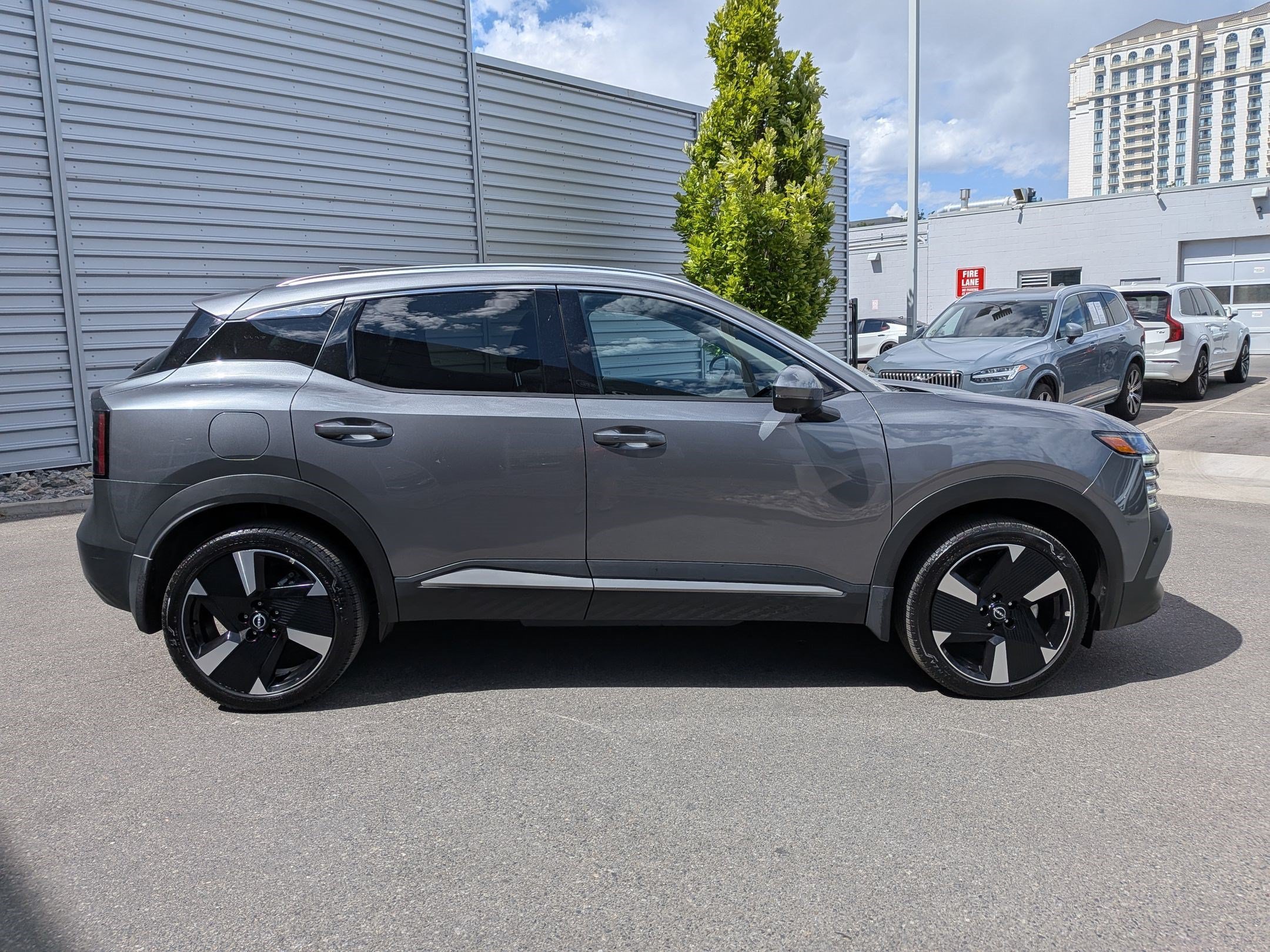 Used 2025 Gun Metallic Nissan SR image 2