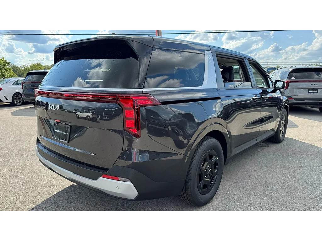 New 2027 Gry Kia LX image 4