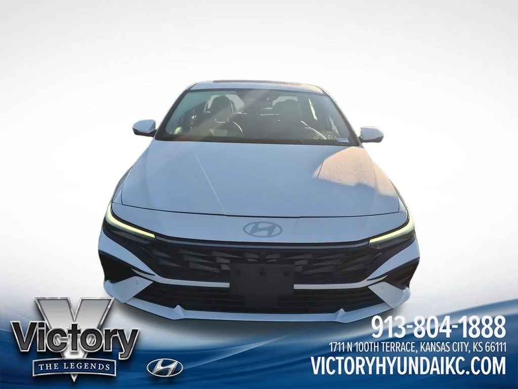 Used 2024 White Hyundai Limited image 8