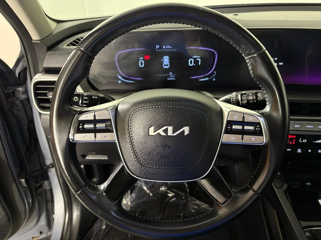 Used 2025 Silver Kia S image 20