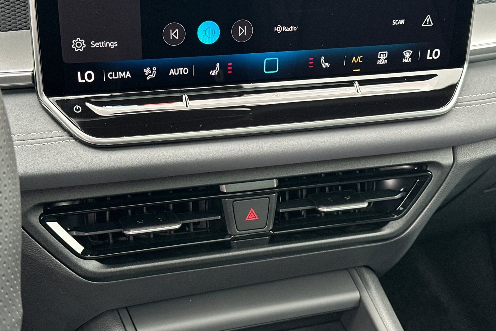 New 2026  Volkswagen 2.0T SE R-Line Black image 20