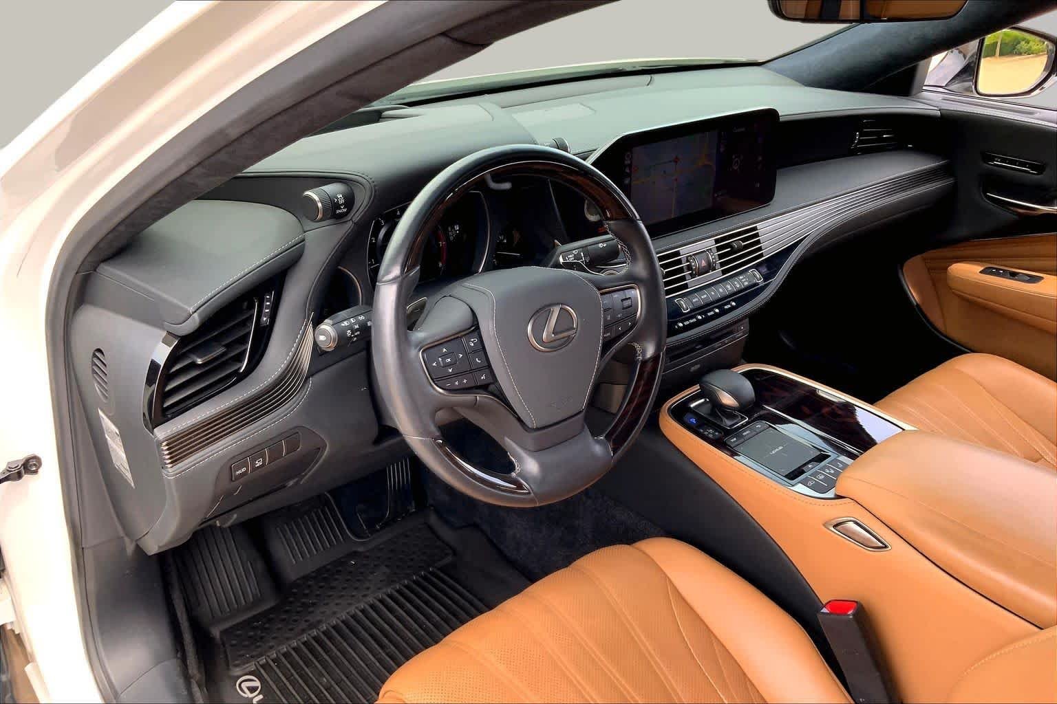 Used 2022 Eminent White Pearl Lexus  image 17