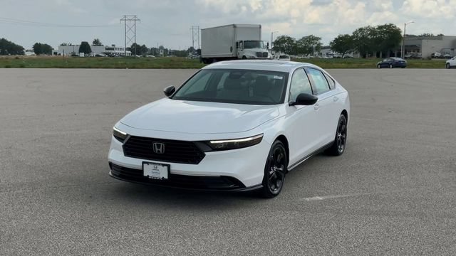 Certified Used 2025 Platinum White Pearl Honda SE image 37