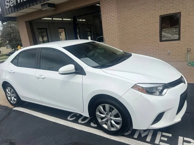 Used 2014 White Toyota L image 3