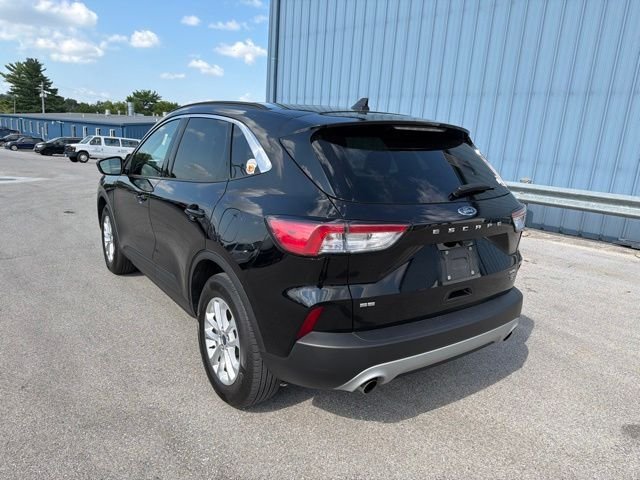 Used 2020 Black Ford SE image 2