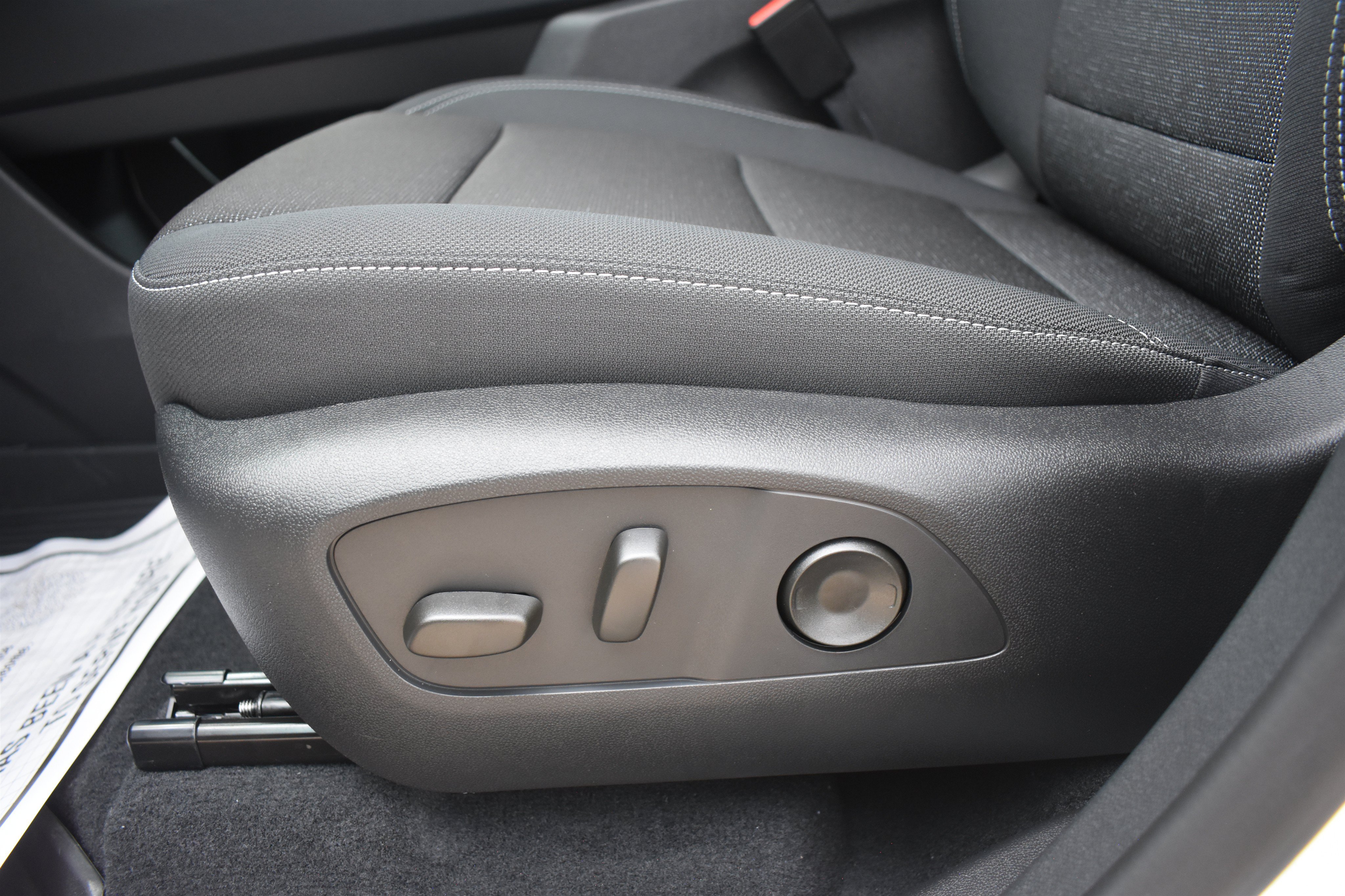 2026 Chevrolet Traverse LT - Photo 13